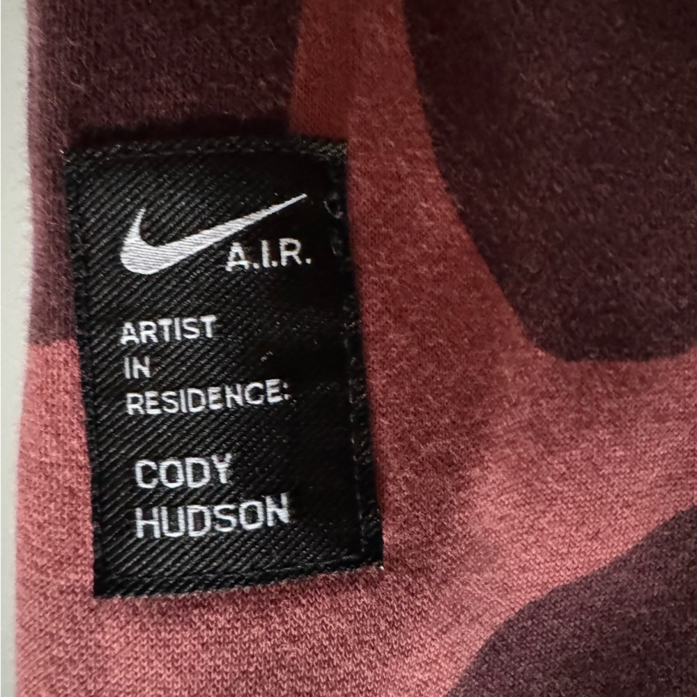 Nike A.I.R. (Artist In Residence) Kids' Cody Hudson Joggers in maroon Flyease - Picture 3 of 7